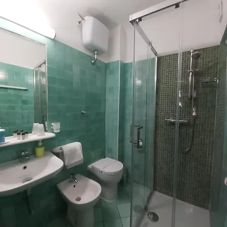 Santa Croce Otel 2*