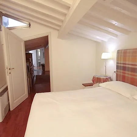 Santa Croce Otel 2*