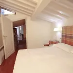 Santa Croce Hotel 2*