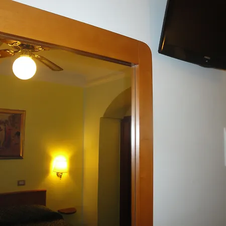 Santa Croce Hotel