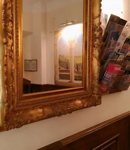 Santa Croce Hotel 2*