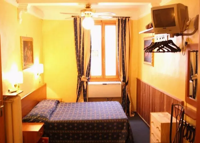 Hotel Santa Croce 2*